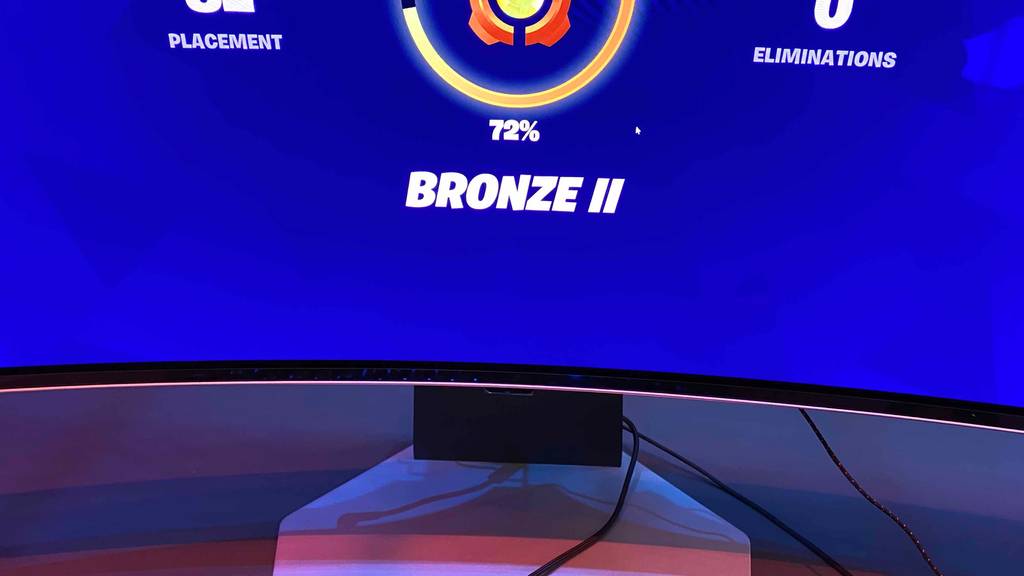 Angeschlossener Gaming-Monitor im Test. 