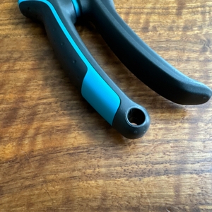 Der Griff der Gardena PremiumCut Pro in Nahaufnahme