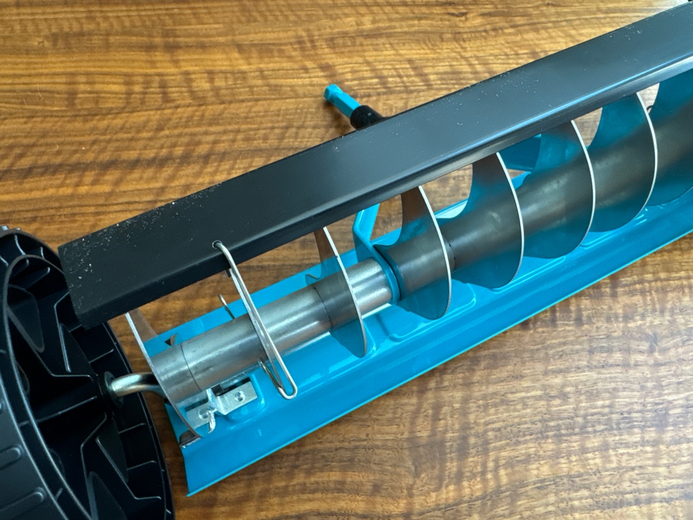 Ein Klingenschutz am Gardena-Vertikutier-Boy 3395-20.