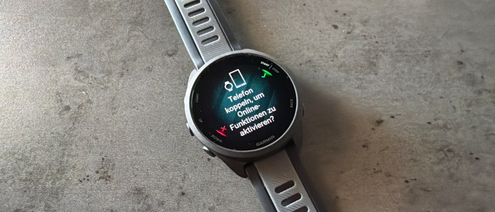 Die Garmin Forerunner 165 bietet an, ein Handy zu koppeln