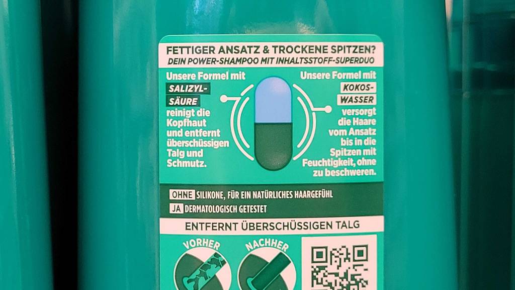 Getestet: Fructis-Shampoo, Detailansicht der Produktinformationen auf einer grünen Kunststoffflasche.