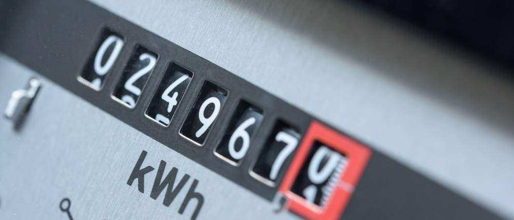 Strom- und Gas-Kombitarife im Test: Auf einem Gaszähler bewegen sich die die einzelnen Zahlen der Zählblätter.