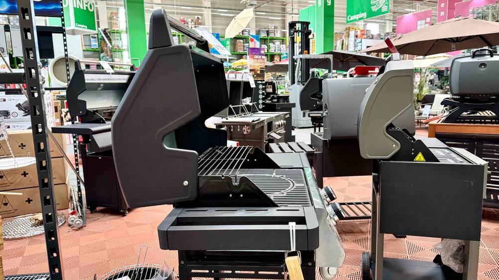 Seitenansicht des getesteten Gasgrill bis 400 Euro.