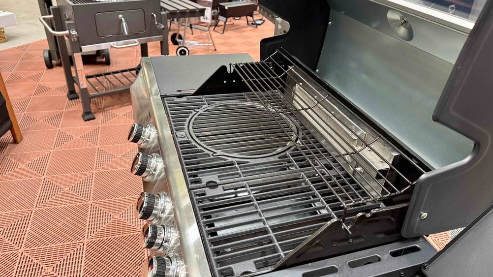 Gasgrill bis 500 Euro im Test: Nahaufnahme des Grillrostes.