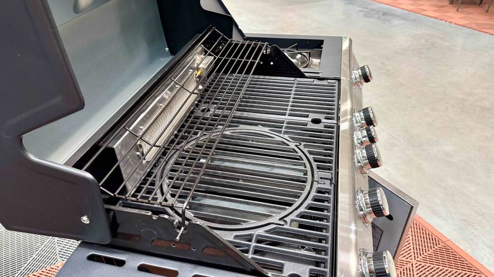 Seitenansicht des Grillrostes eines getesteten Gasgrill bis 500 Euro.