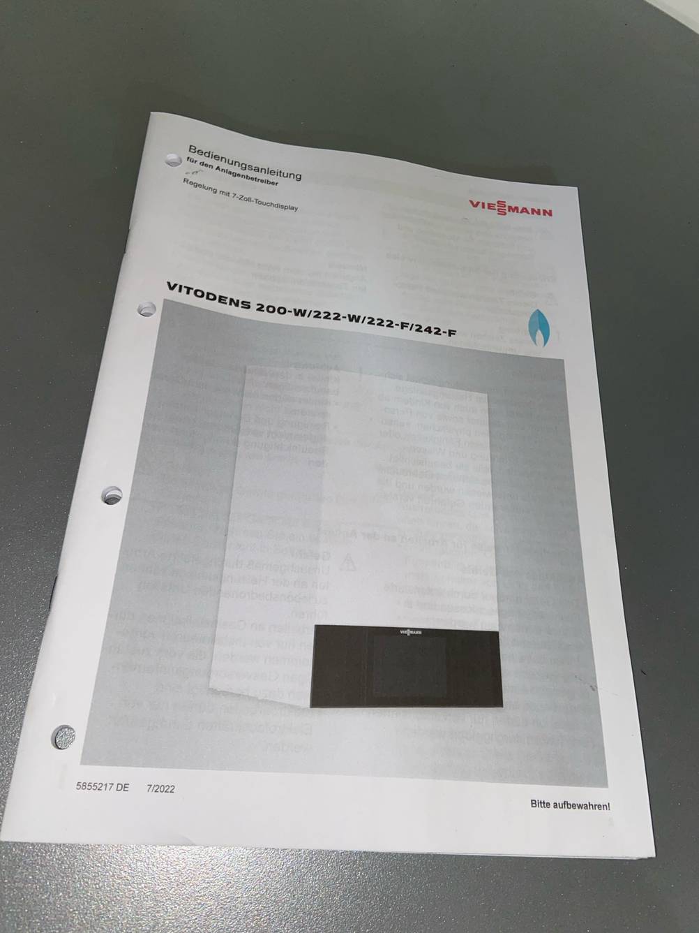 Die Bedienungsanleitung der Gastherme im Test.