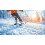 Gefütterte-Leggings-Test: Eine Person fährt im Schnee Ski. 