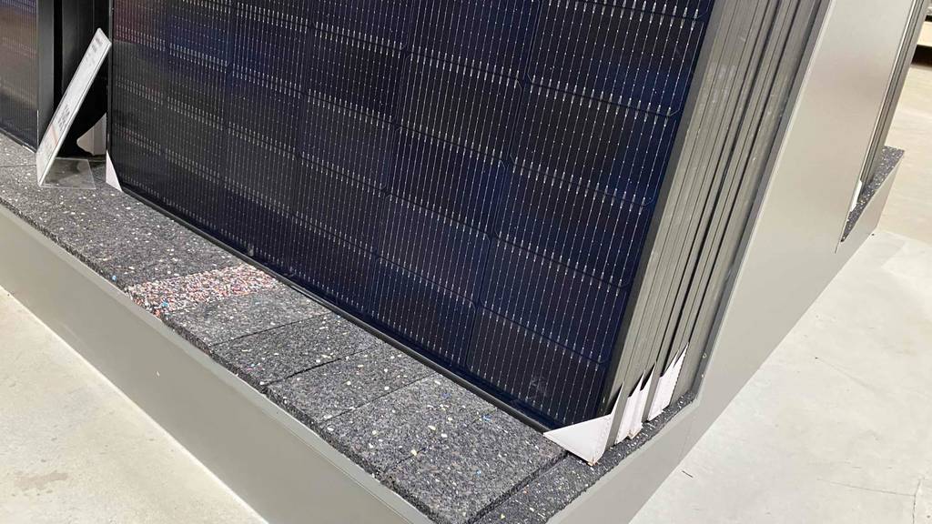 Detailansicht des Materials eines getesteten Balkonkraftwerks.