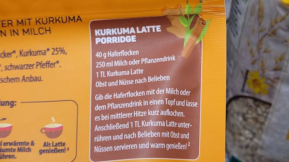 Goldene-Milch-Pulver getestet: Nahaufnahme der Rückseite der Packung mit Informationen.