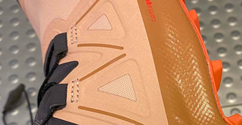 Gore-Tex-Wanderschuhe Damen: Seitenansicht eines Salomon-Wanderschuhs für Damen.