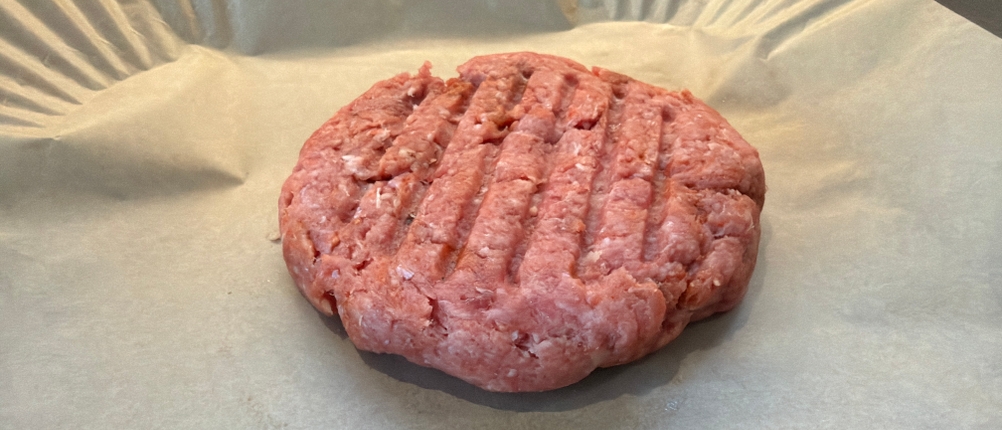 Ein Burger-Patty aus dem Gräwe-Hamburgerpressen-Set