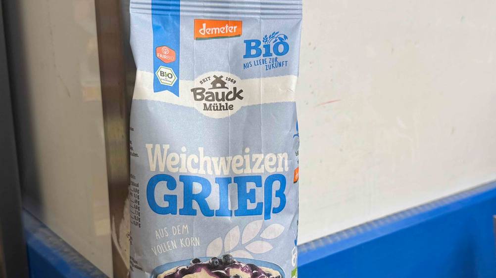Grieß getestet: Nahaufnahme der Verpackung mit Logo und Artikelbezeichnung.