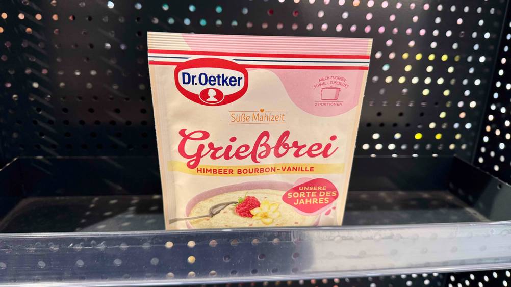 Grießbrei im Test: Nahaufnahme der Vorderseite der Verpackung mit Logo und Artikelbezeichnung.