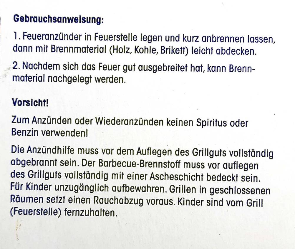 Rückseite der Verpackung des getesteten Grillanzünders mit Anweisungen.
