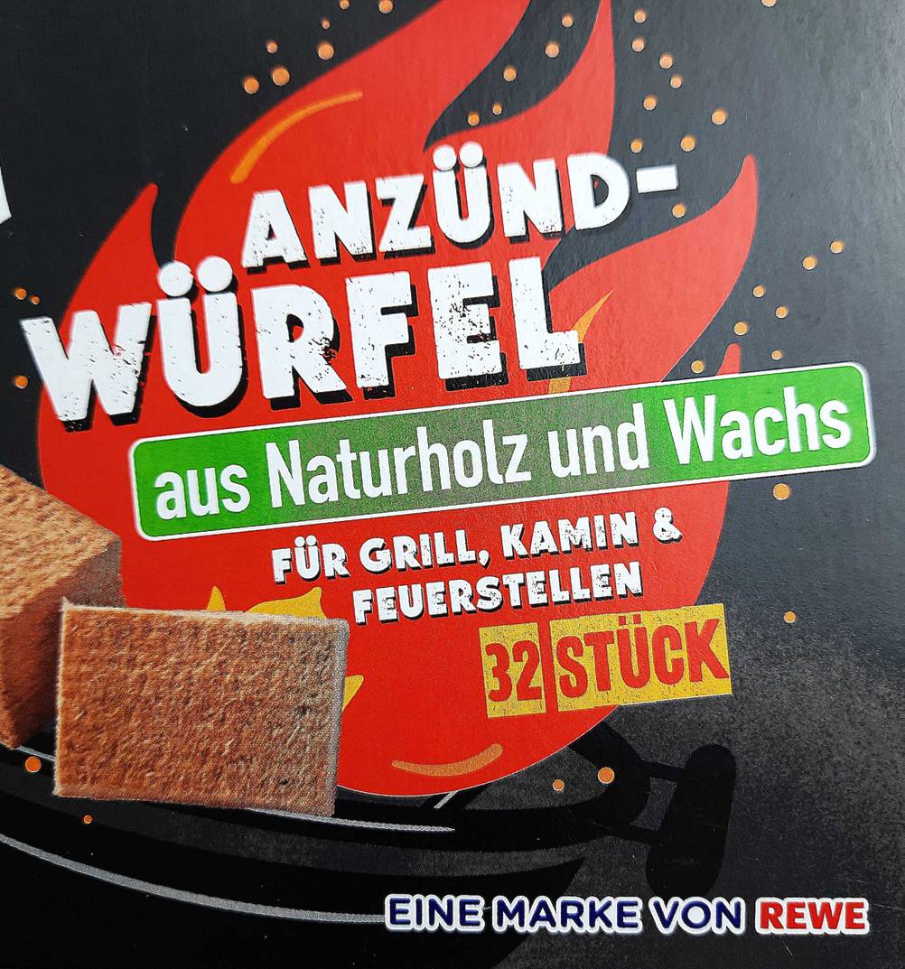 Grillanzünder im Test: Nahaufnahme der Verpackung mit Artikelbezeichnung.
