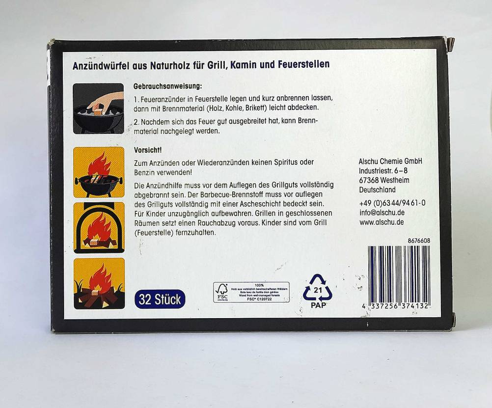 Die Packung der getesteten Grillanzünder mit der Rückseite nach vorne.