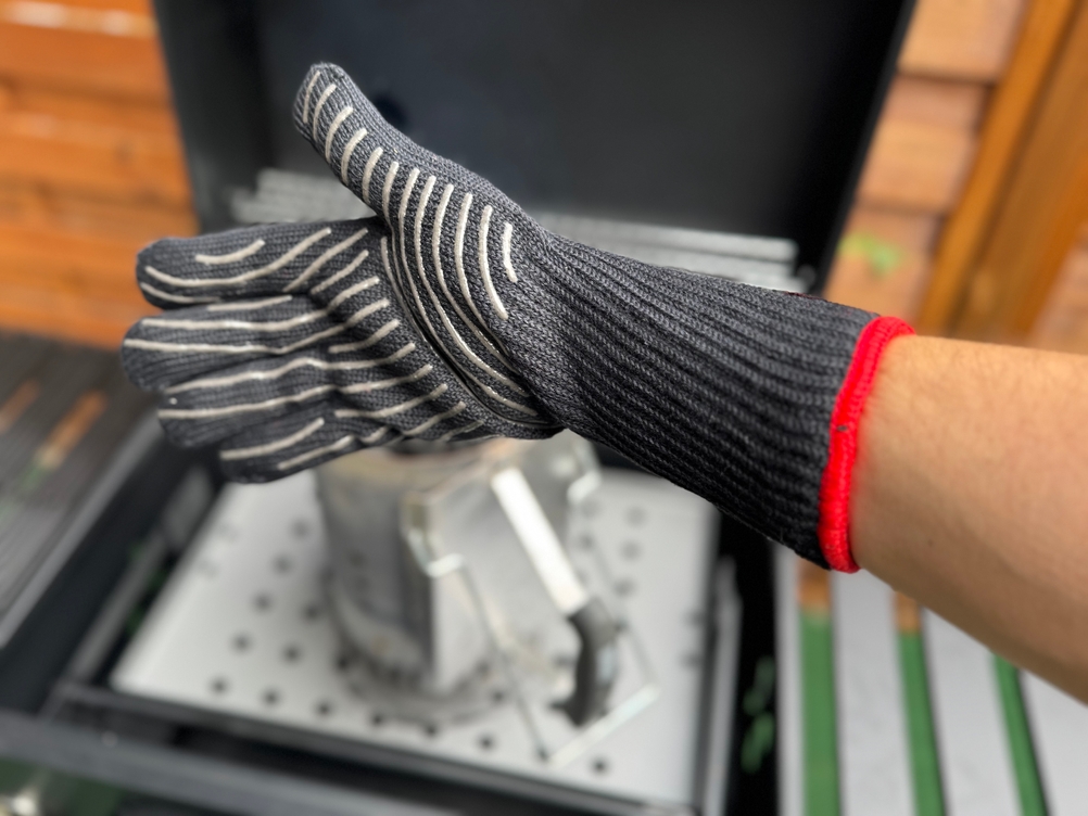 Armschutz der getesteten Grillhandschuhe von Weber.