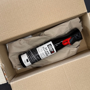 Der getestete Grillreiniger von Weber in seiner Verpackung.