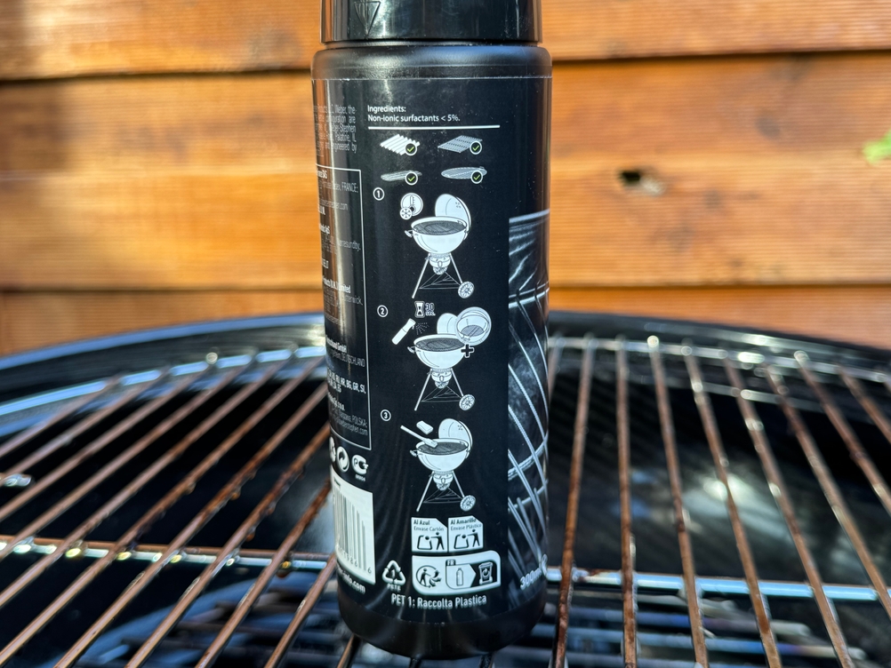 Detailansicht des Etiketts des getesteten Grillreinigers von Weber.
