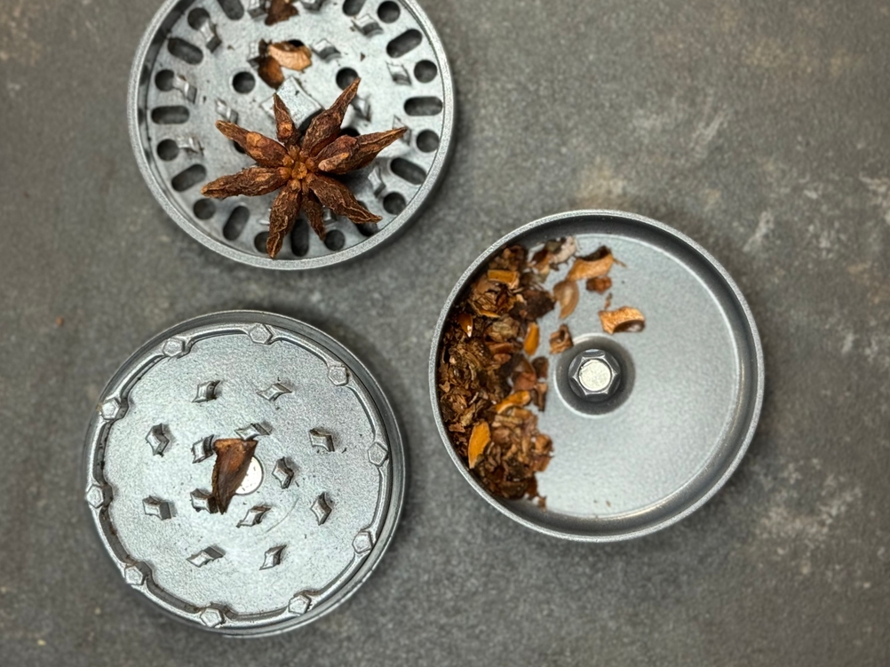 Gemahlener Sternanis im getesteten Grinder von Jcase.