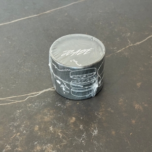 Verpackung des getesteten Grinders von Jcase.