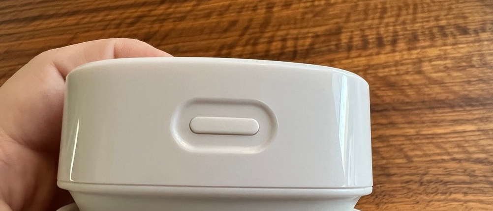 Anschalter beim Gudoqi-Tischstaubsauger CE2382.