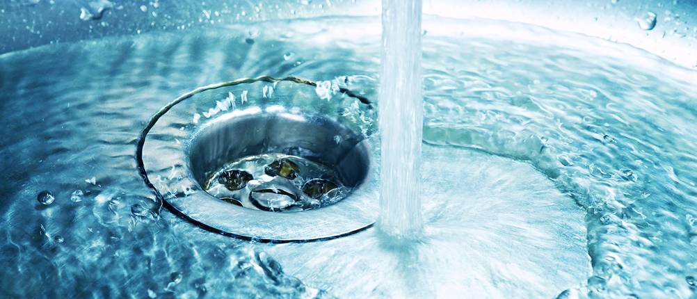 gummibesen-reinigen-wasser