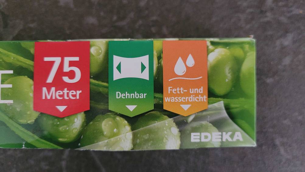 Detailansicht der auf der Verpackung aufgedruckten Eigenschaften einer getesteten Frischhaltefolie.