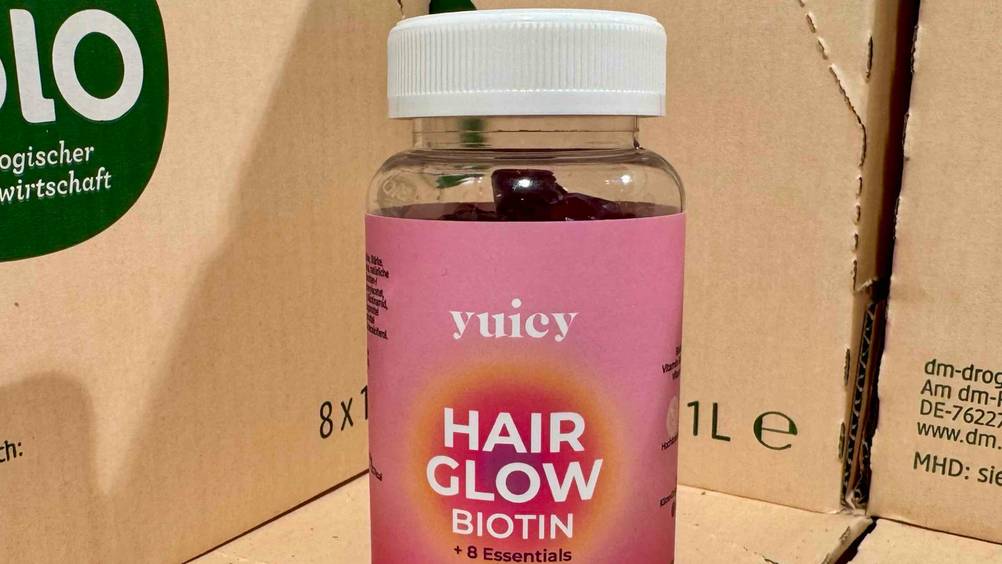 Haar-Gummibärchen getestet: Nahaufnahme der Verpackung mit Logo und Artikelbezeichnung.