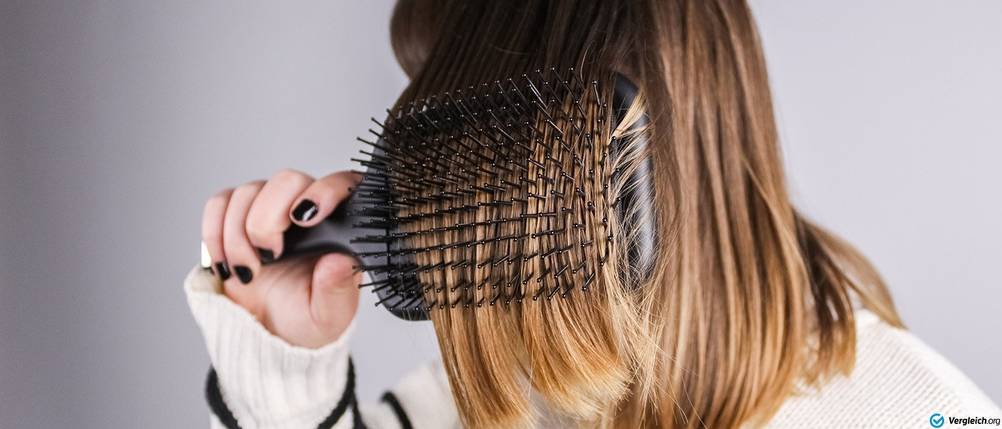Haarbürste im Haar
