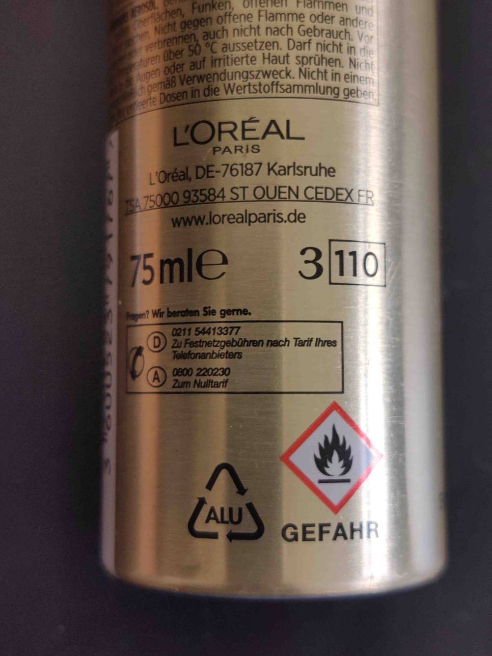 Rückseite von einer getesteten Haarspray-Dose.