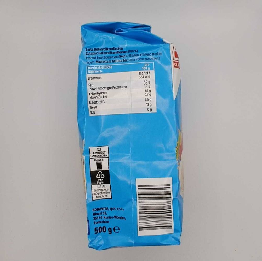 Haferflocken-Test: Seitenansicht der Verpackung mit Nährwerttabelle.