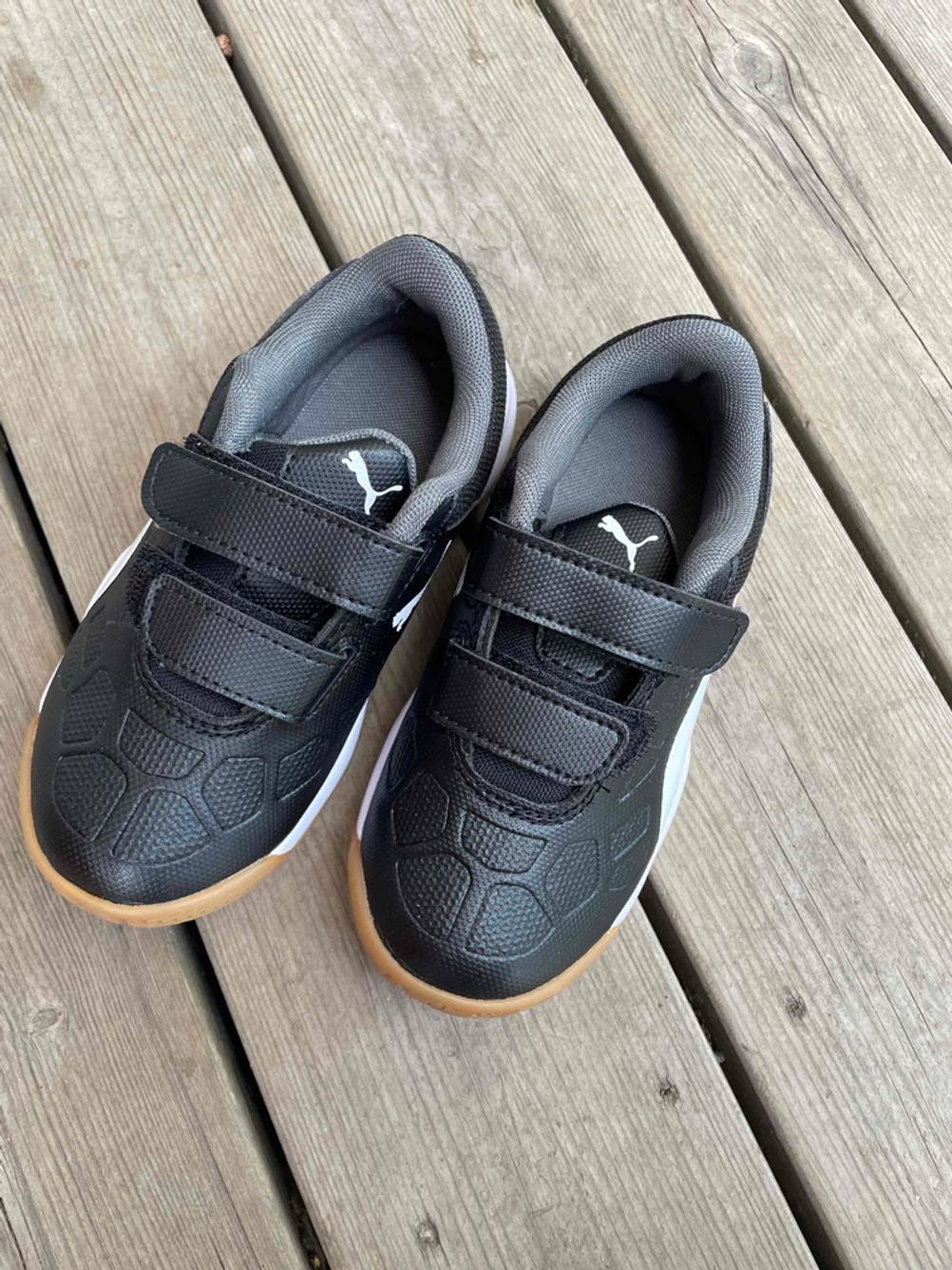 hallenfussballschuhe-puma-tenaz-reinigung