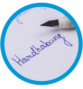 Das Wort Handhabung wurde mit einem Füller geschrieben.