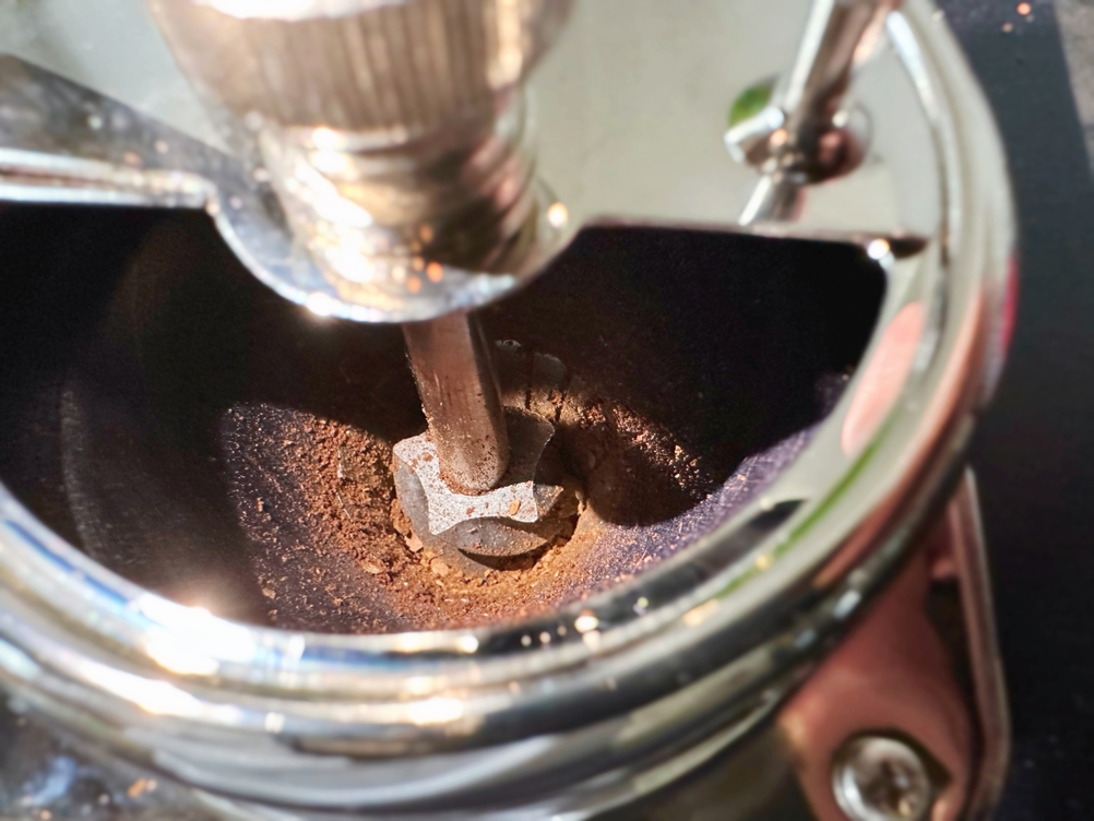 Handkaffeemühle im Test: Nahaufnahme des Mahlwerks der Brasilia von Zassenhaus.