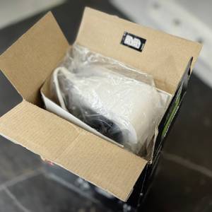 Handmixer getestet: Die Verpackung eines Braun MultiMix 5 HM 5000 ist aufgepackt.