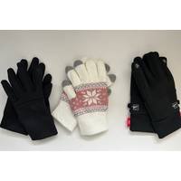 Damen-Handschuhe im Test: Drei paar Handschuhe auf weißem Untergrund