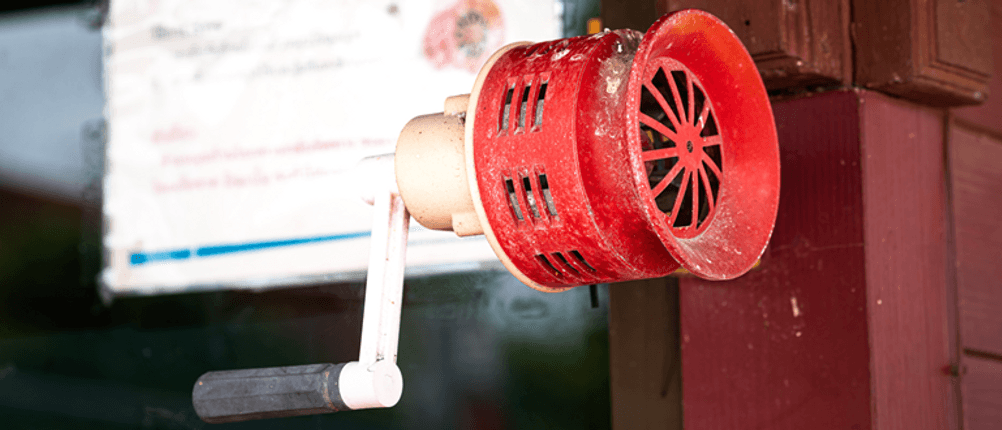 Handsirene im Test: Eine rote Handsirene ist fix montiert.