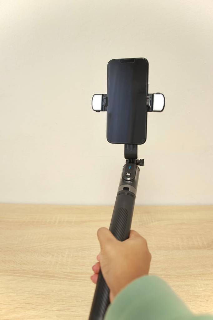 Handy-Stative getestet: Stativ als Selfie-Stick.