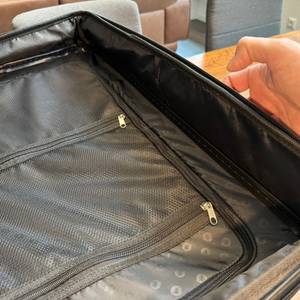 Ein Teil des Innenfachs vom Hauptstadtkoffer Mitte.