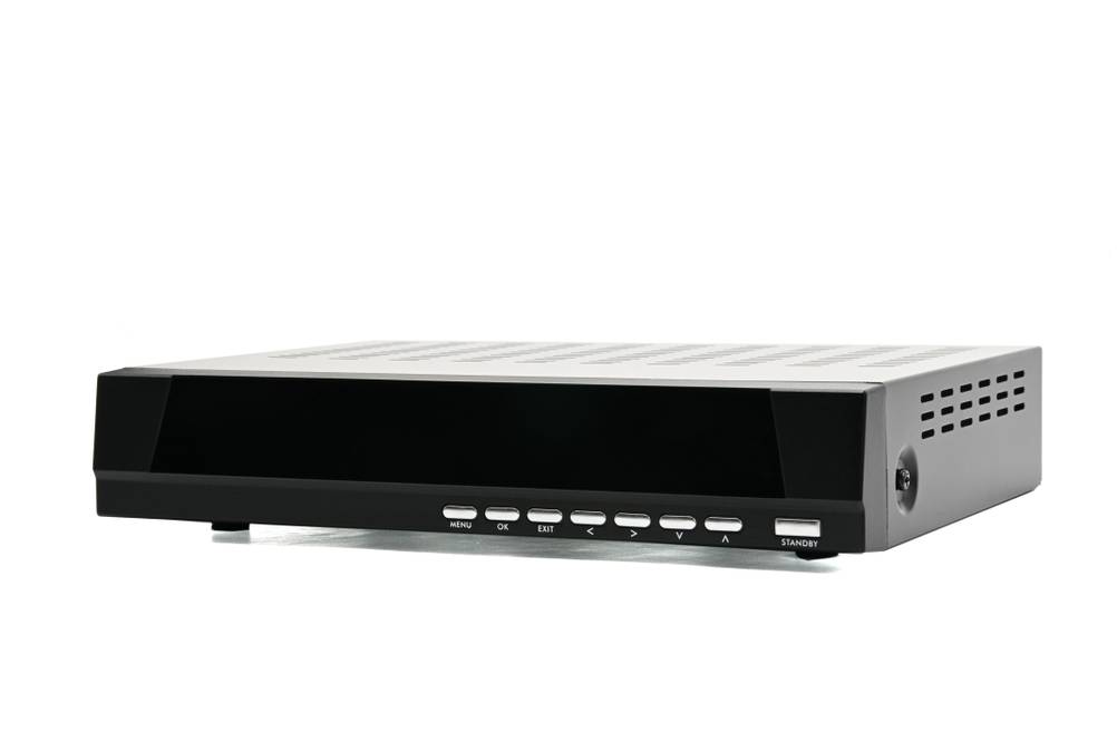 HD-Receiver im Test: kleines Gerät mit einigen wenigen Knöpfen zur Bedienung.