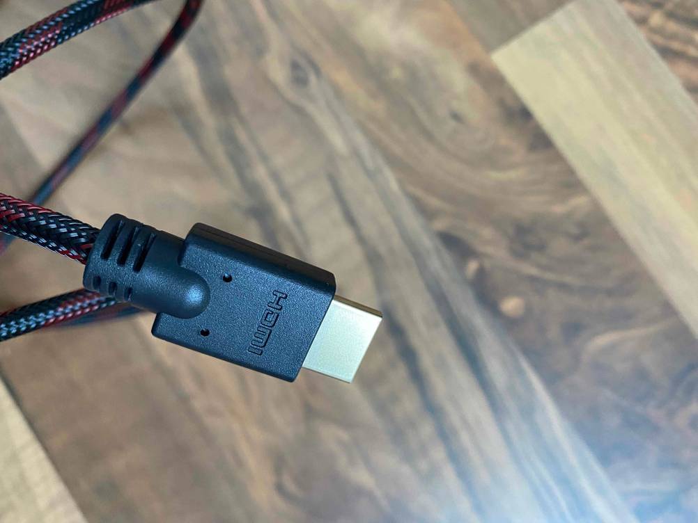 HDMI-Kabel (3m) getestet: Nahaufnahme des Steckers mit Bezeichnung.