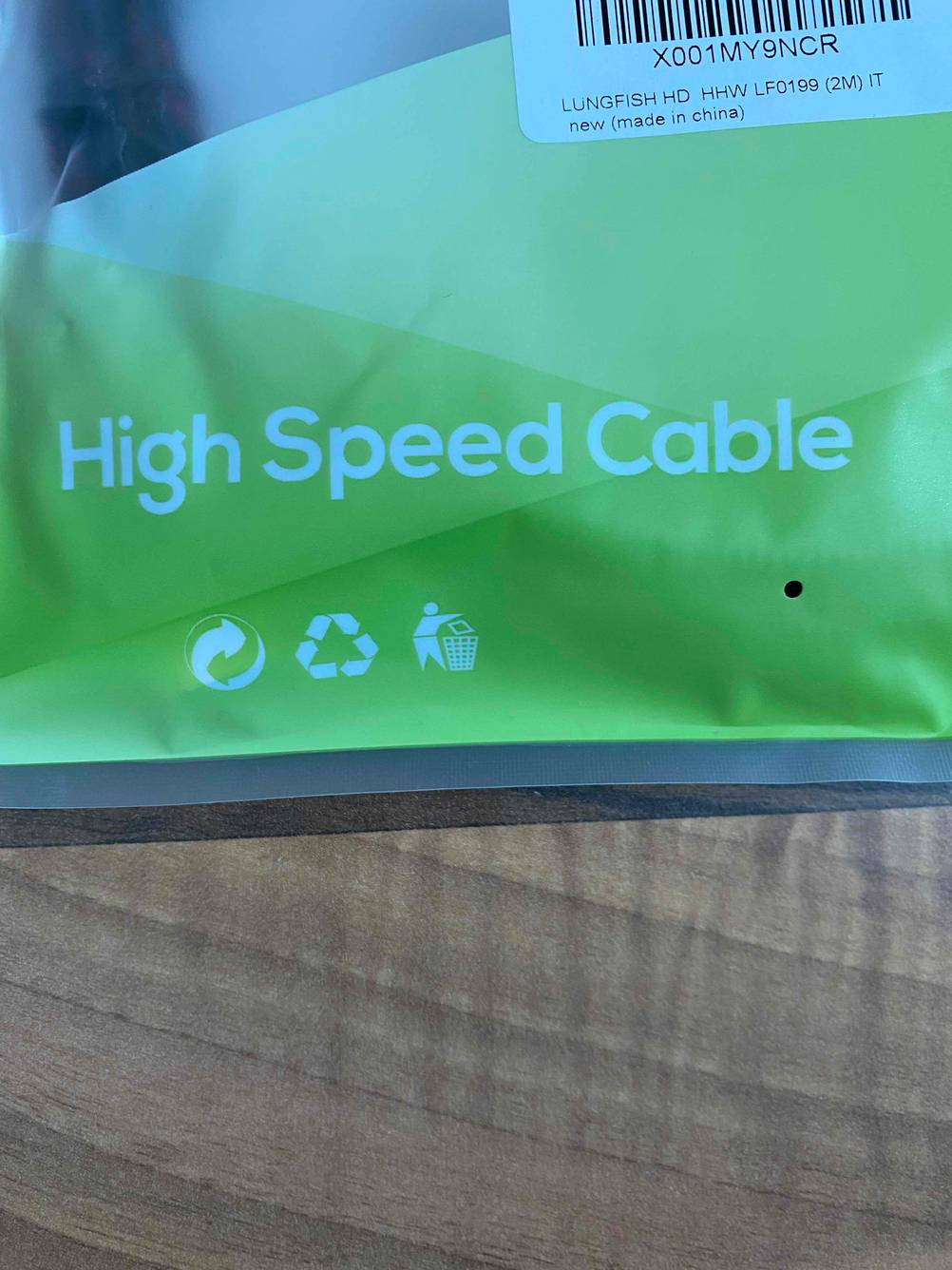 HDMI-Kabel (3m) im Test: Nahaufnahme der Angaben auf der Verpackung.