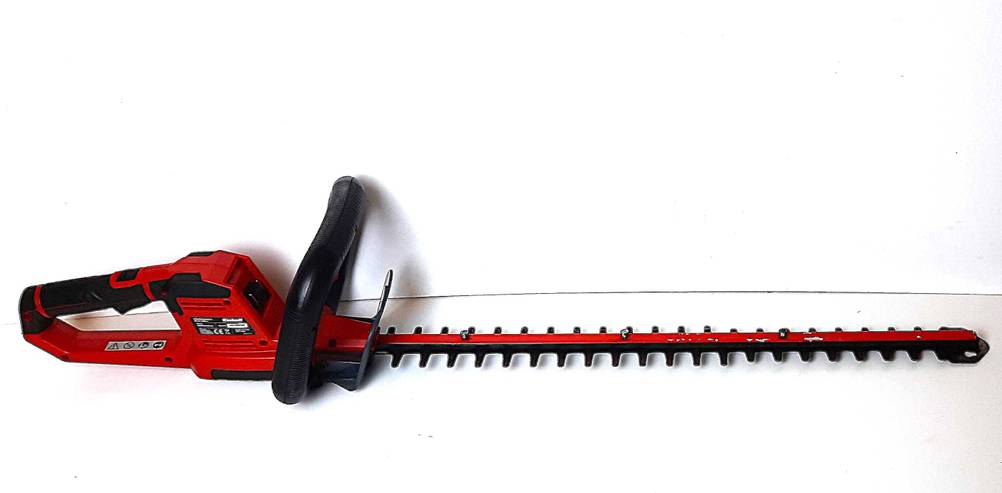 Die getestete Heckenschere 60 cm auf einer hellen Fläche.