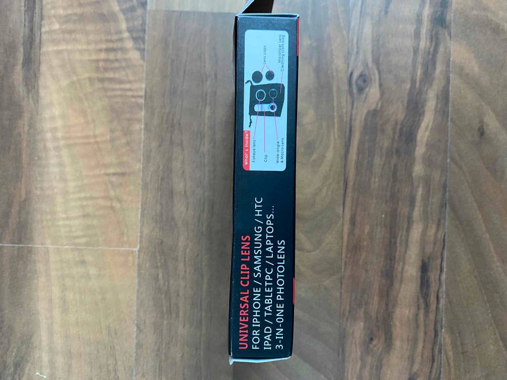 Fisheye-Objektiv getestet: Seitenansicht einer Originalverpackung mir Informationen.