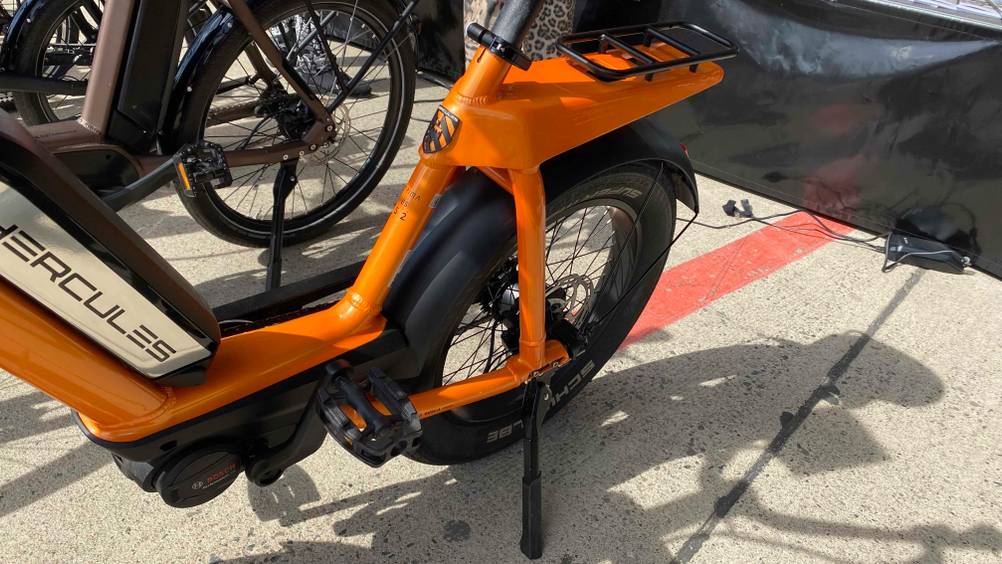 Getestet: Nahaufnahme des Hinterrades eines Fatbikes.