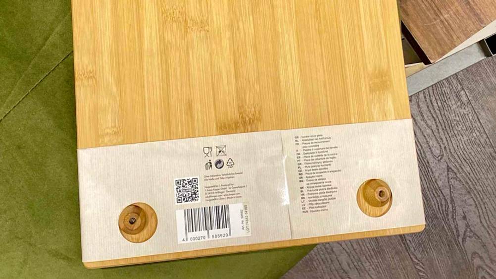 Nahaufnahme der Rückseite einer getesteten Herdabdeckplatten.