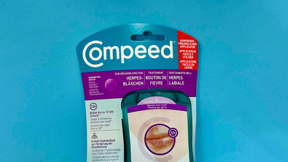 Herpes-Mittel im Test: Nahaufnahme der Packung mit Logo.