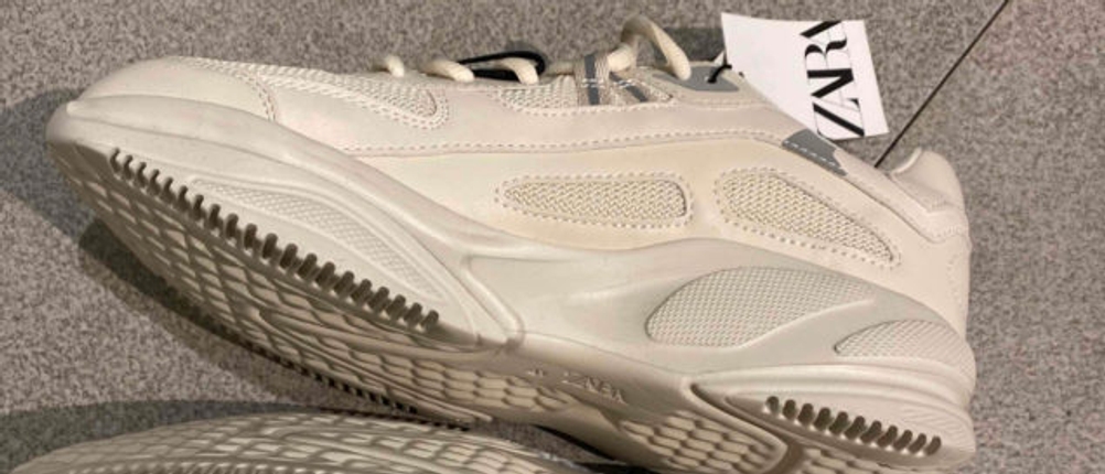 Herren-Laufschuh: Stabilschuh der Marke Zara in Nahaufnahme