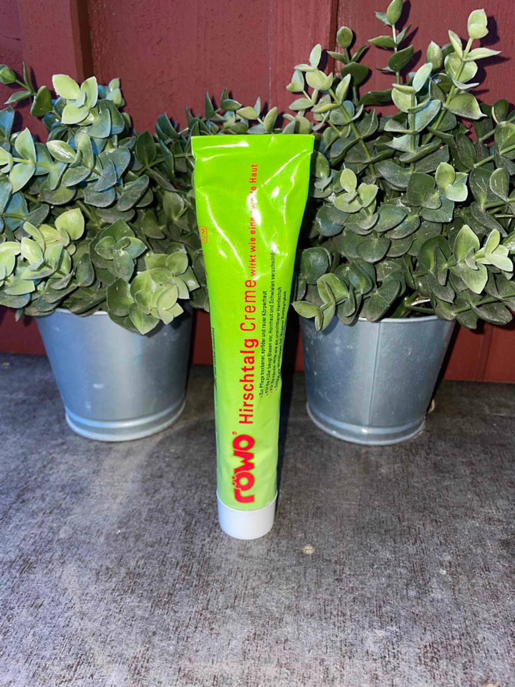 eine Tube Hirschtalg-Creme